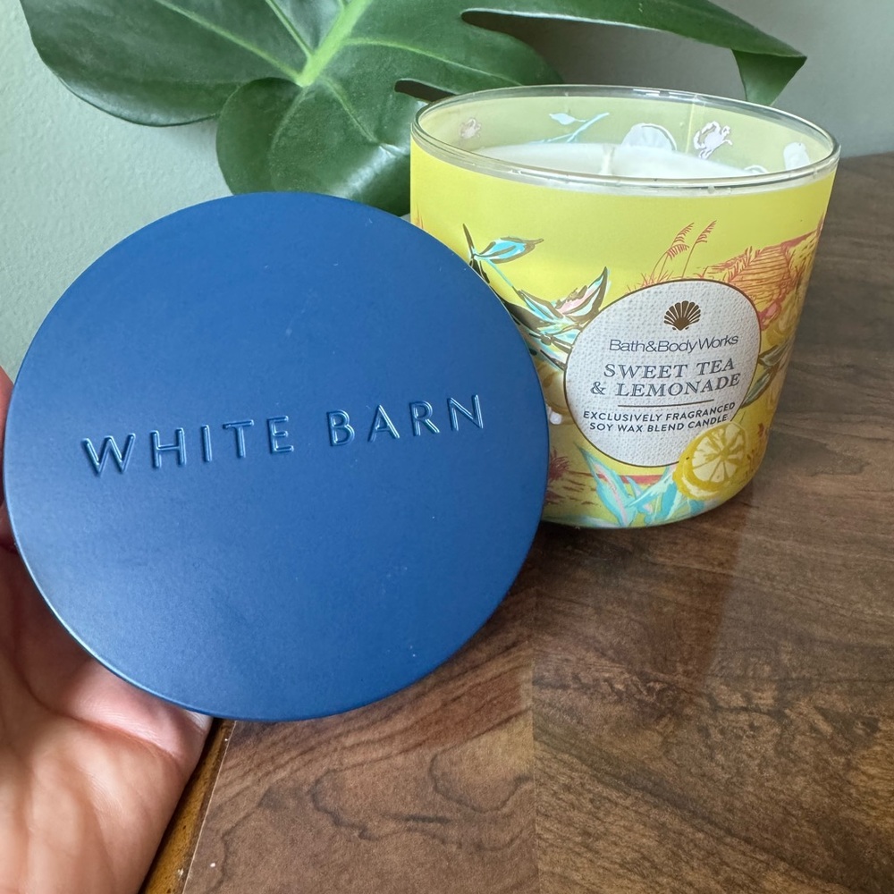 Bath & Body Works Sweet Tea & Lemonade Candle - Yellow and Blue 2025 Pour - Picture 5 of 5